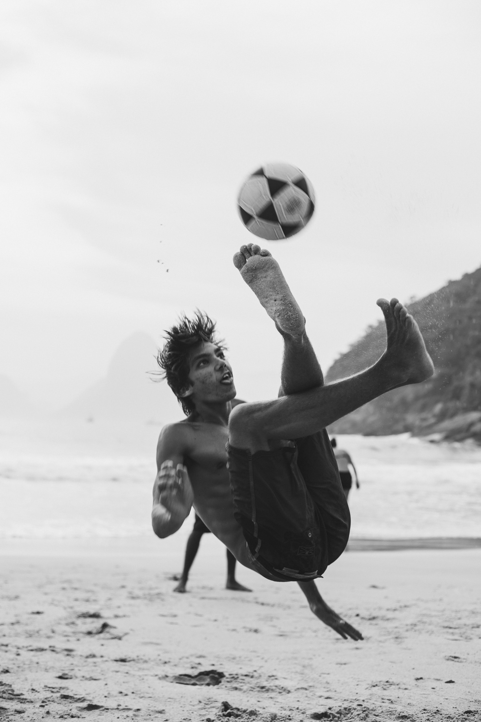 Top 5 Most Surprising Football Transfers: Martinez, Diaz, And More! - 5z12945