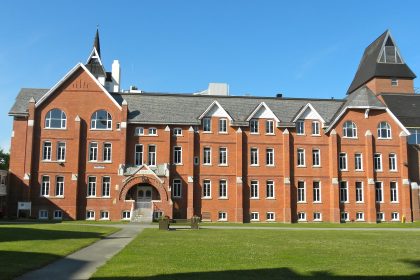How to get a scholarship at the University of Sherbrooke