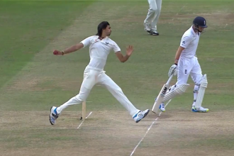 Spin Bowling vs Pace Bowling
