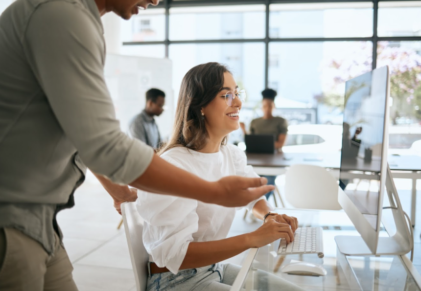 Driving Success in a Hybrid Work Environment: Strategies and Tools for Enhancing Employee Engagement