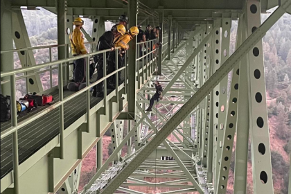 Teen Stranded 700 Feet