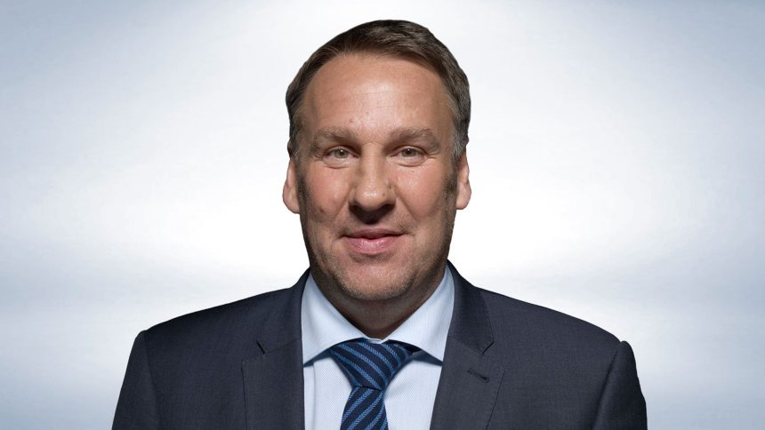 Paul Merson Predicts Wolve vs. Liverpool, Manchester United vs. Brighton, West Ham vs. Manchester City, Bournemouth vs. Chelsea, and Everton vs. Arsenal.