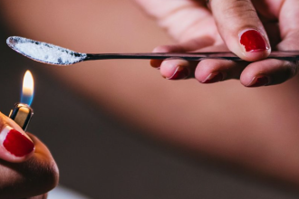 How to Spot the Psychological Symptoms of Heroin Addiction