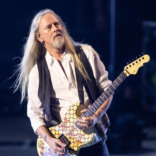 Jerry Cantrell performing on stage