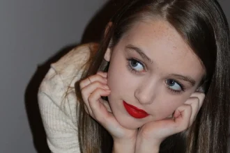 Lily Robertson bio