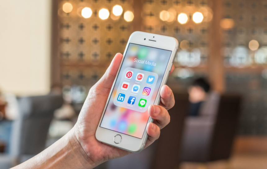 The Influence of Smartphones on Social Media Trends