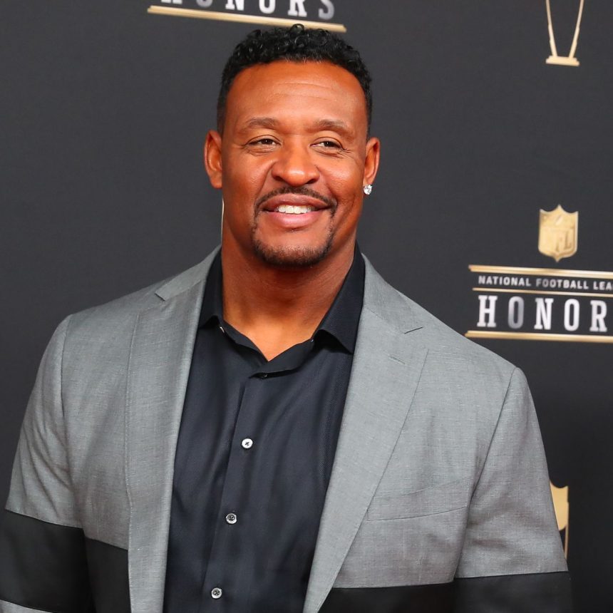 Willie McGinest Net Worth, Bio, Age, Wiki, Career, & More.