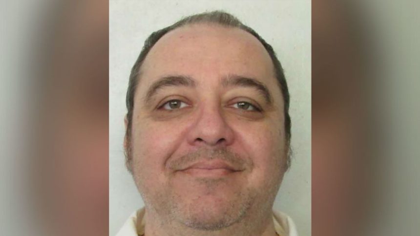 Kenneth Eugene Smith will be the first inmate to die by nitrogen hypoxia