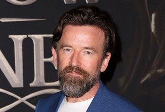 Dean Lennox Kelly's net worth