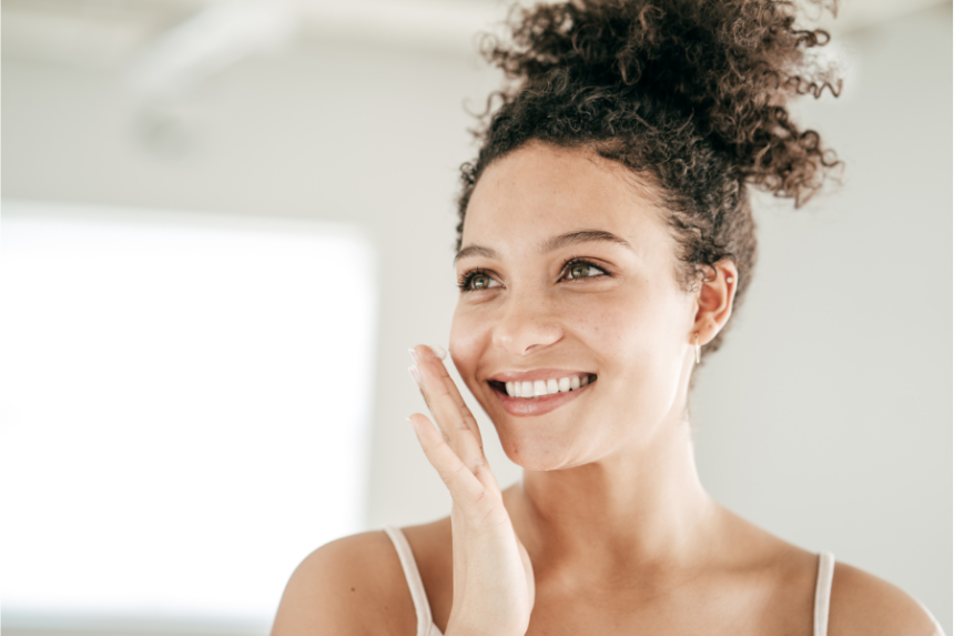 How to Use Teeth Whitening Powder (The Guide for 2024)
