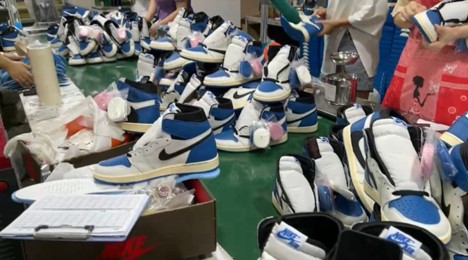 The Evolution of Luxury Footwear: Unveiling the Economic Impact of Sneaker Replicas