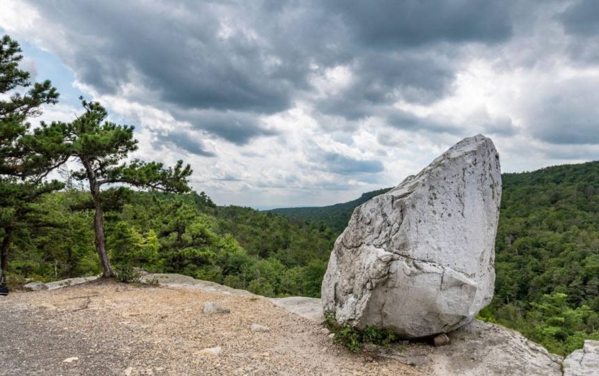 Hiking Woman Dies