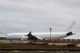 Plane held over trafficking fears leaves France