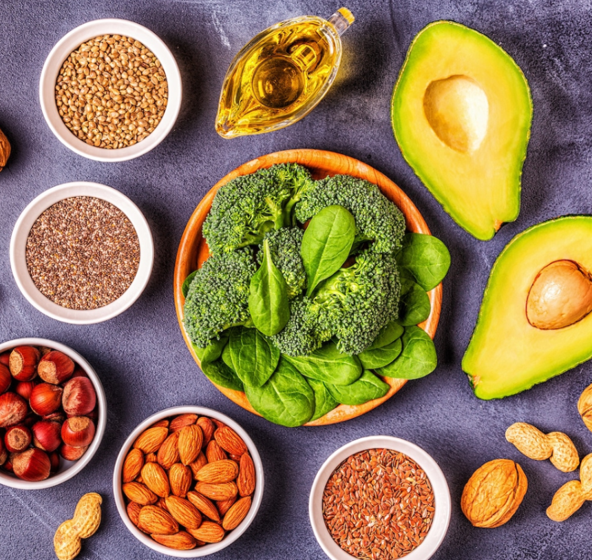 Complete Guide: How to Adopt a Plant-Based and Keto Diet