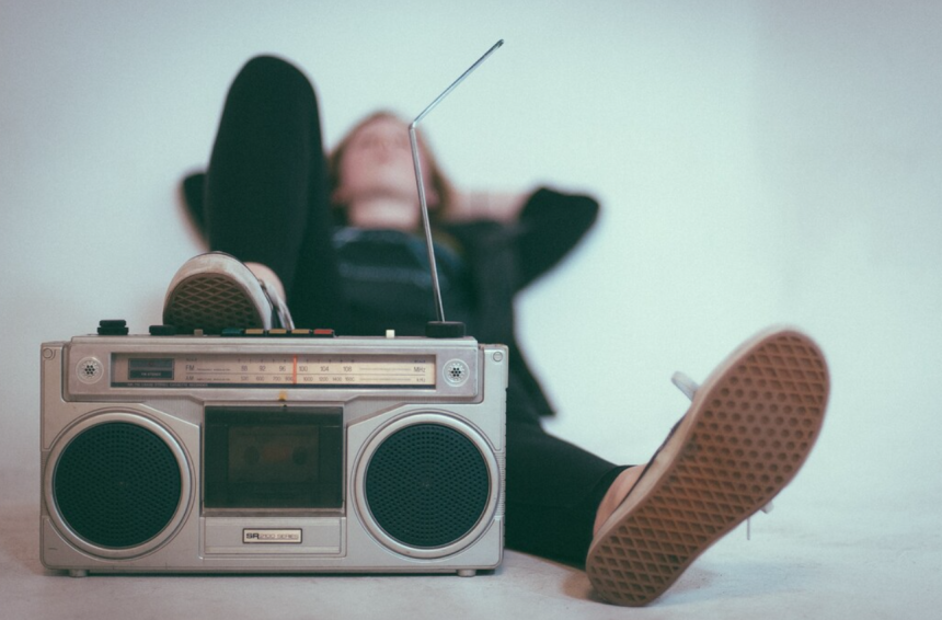 The Role of Radio in Advancing Foreign Language Learning and Proficiency
