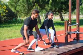 How Sports Physical Therapists Help Athletes Achieve Peak Performance?