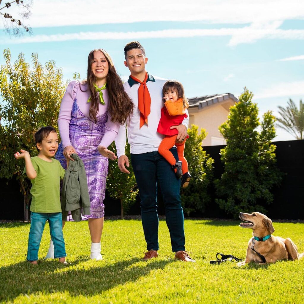 Ryan Pineda and his wife, Mindy Pineda and children
