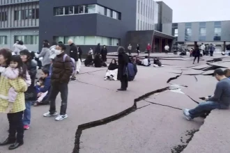 Japan issues tsunami warnings and orders evacuations Following earthquakes