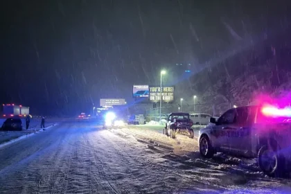 Idaho emergency teams rescue 2 men from deadly avalanche