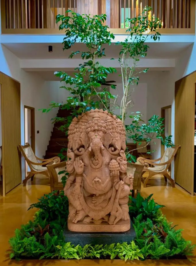 Top 7 Factors to Consider When Buying Decorative Sculptures for Your Home