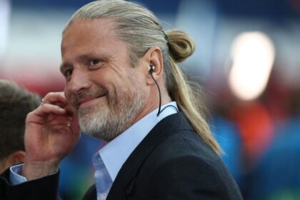 Emmanuel Petit names the perfect manager to replace Mauricio Pochettino should he be sacked.