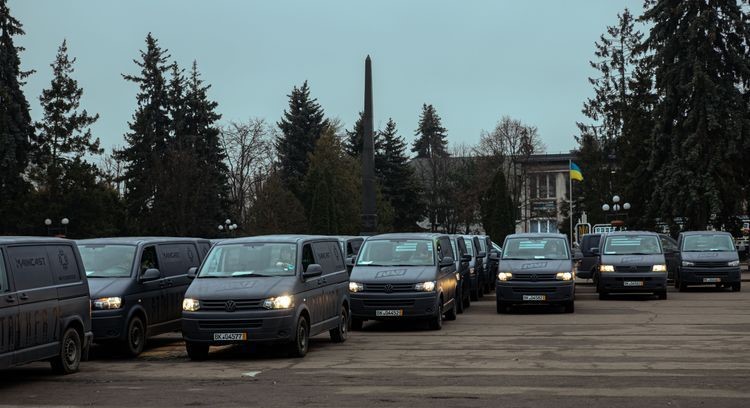 Ukrainian border guards received 50 minibuses as a donation from MK Foundation and their partners