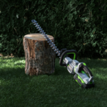 Hedge Trimming 101: Everything You Need to Know When Choosing a Cordless Machine