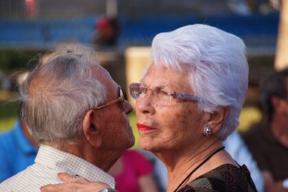 Top 6 Challenges Faced by Old Couples and How to Overcome Them