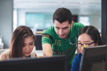 Understanding the Role of a Volunteer vs Intern at a Nonprofit Charity