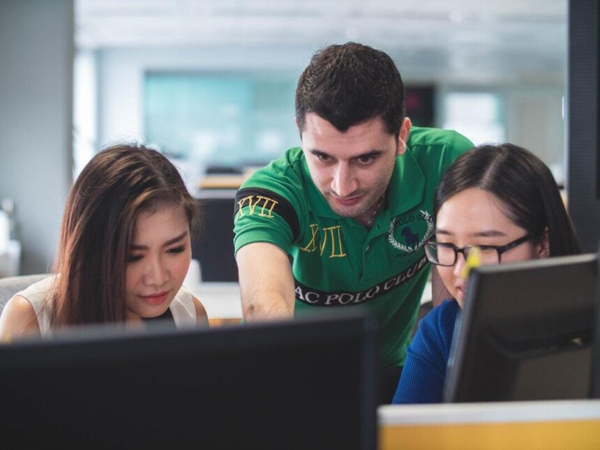 Understanding the Role of a Volunteer vs Intern at a Nonprofit Charity