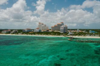 Escape to Paradise: The Top Resorts in Grand Cayman for Couples