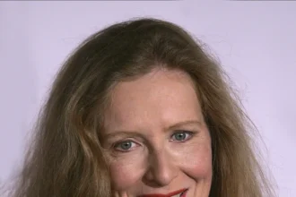 Frances Conroy’s net worth