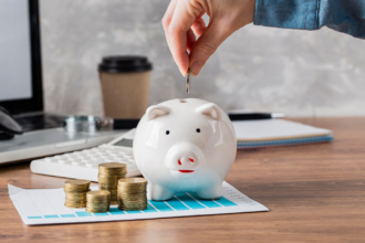 Saving vs. Investing: Understanding the Contrast