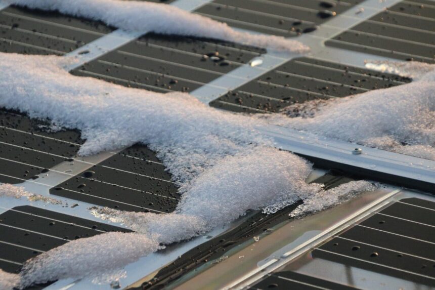 Suds and Sun: The Essential Guide to a Solar Panel Washing Service
