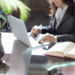 Finding the Right Business Lawyer: A Comprehensive Guide