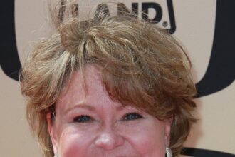 Who Is Lauren Tewes? Uncovering The Actress Behind The Love Boat Cruise Director Julie McCoy