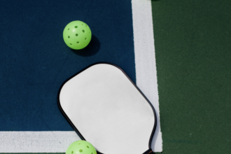 Guide to Picking the Right Pickleball Paddle!