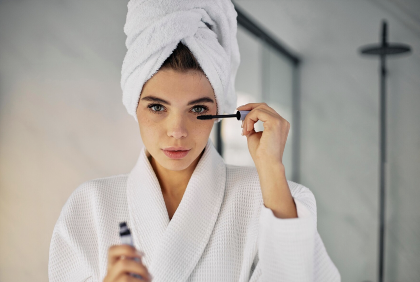 Waterproof vs. Washable Mascara: Which One Should You Choose and Why?