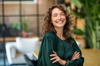 The Pros and Cons of Teeth Bonding vs Veneers: Which is Right for You?