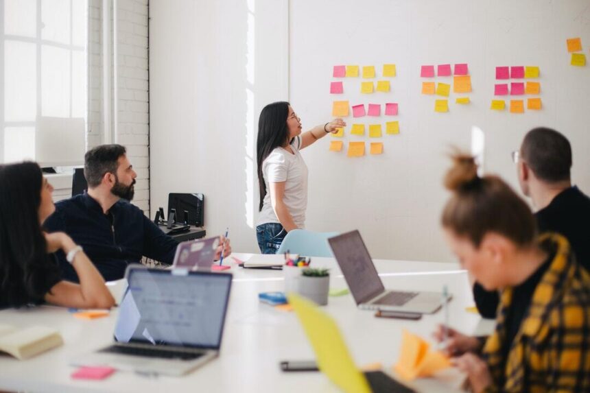 Navigating the Digital Age: How Business Knowledge Can Help Companies Thrive