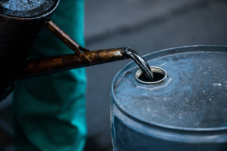 How to Choose the Right Crude Oil Hauling Service for Your Business Needs