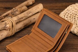 Mastering Men's Leather Bifold Wallets: Quality, Style, and Care