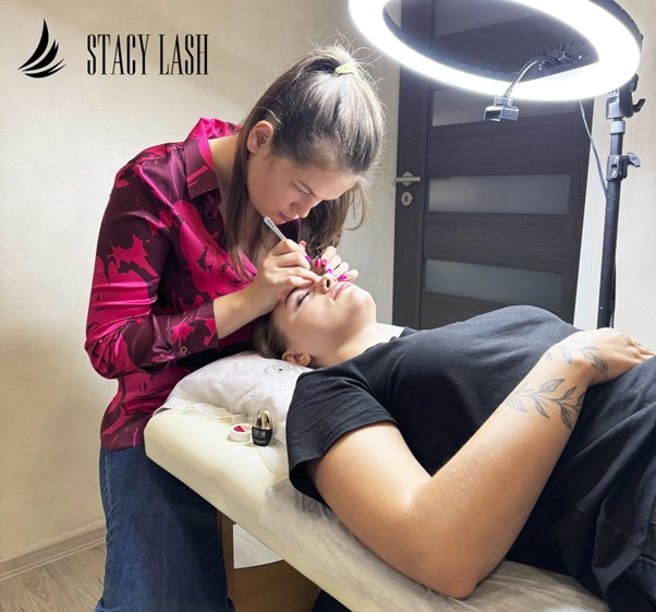 How to Start Your Own Lash Business: A Beginner's Guide