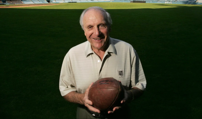 Joe Schmidt, Detroit Lions Linebacker and Pro Football Hall of Famer, Passes Away at 92