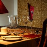How to Plan the Perfect Date Night at a Candlelight Dinner Theater