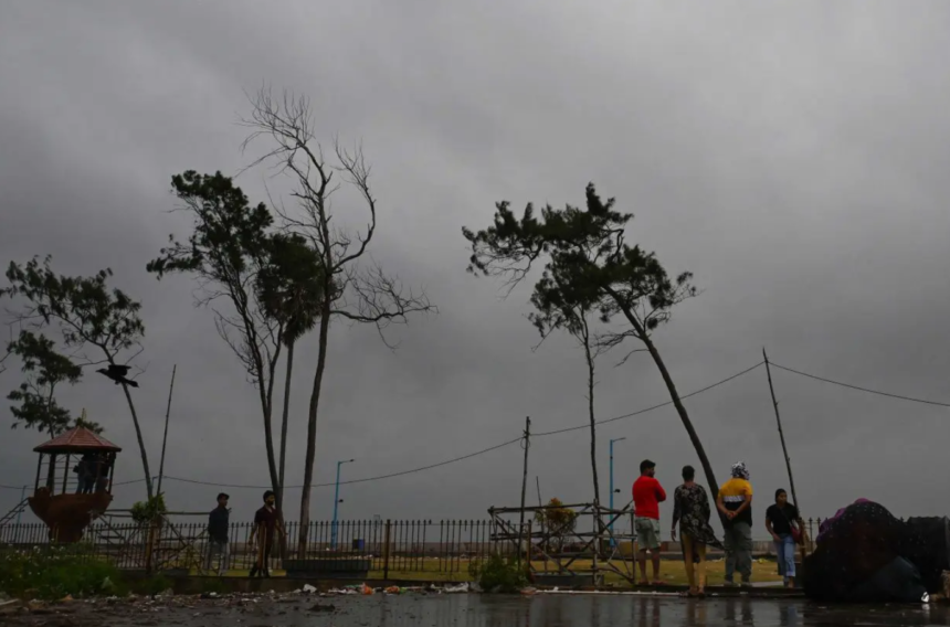 India Evacuates Hundreds of Thousands and Closes Schools as Tropical Storm Approaches