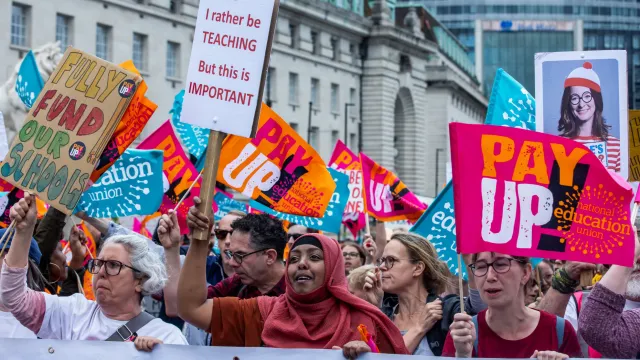 Teachers pay rise