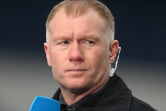 Paul Scholes names two managers Manchester United should consider.