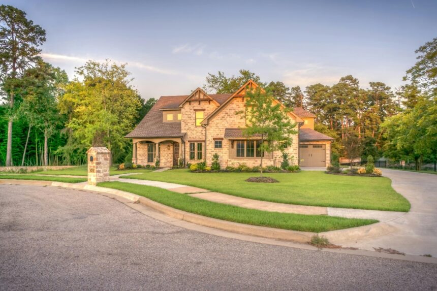 8 Simple Ways to Improve Your Home’s Curb Appeal