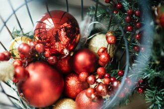 Quick Tips to Declutter Your Living Space Before Christmas